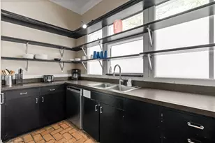 1202 Hawthorne St, Houston, TX 77006 - Photo 9