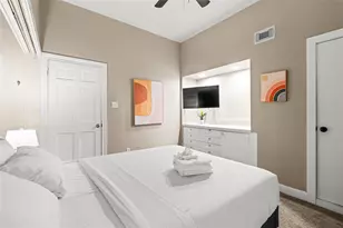 1202 Hawthorne St, Houston, TX 77006 - Photo 11