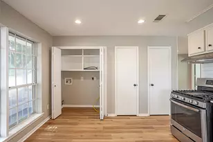 505 S 27th St, Nederland, TX 77627 - Photo 9