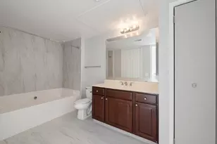 7575 Kirby Dr, Houston, TX 77030 - Photo 25