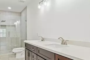 527 Autumn Ln, Livingston, TX 77351 - Photo 17
