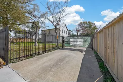 4810 Old Spanish Trail Trail, Houston, TX 77021 - Photo 23