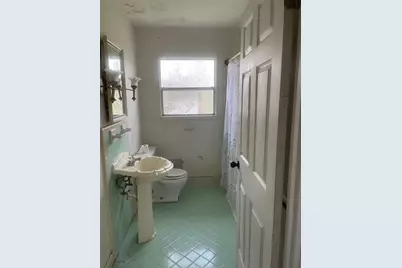 1710 14th Avenue N, Texas City, TX 77590 - Photo 9