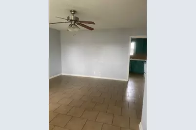 1710 14th Avenue N, Texas City, TX 77590 - Photo 3