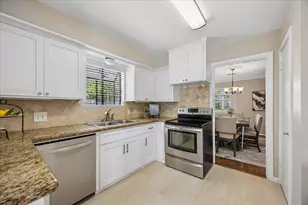 11007 Ella Lee Ln, Houston, TX 77042 - Photo 17