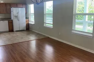 909 Gruenwald Ave, Seabrook, TX 77586 - Photo 3