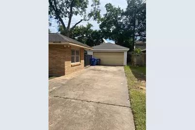 8913 Bace Drive, Houston, TX 77055 - Photo 9