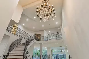 15 W Shady Ln, Houston, TX 77063 - Photo 1