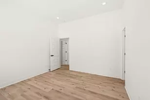 5042 Pershing St, Houston, TX 77033 - Photo 11