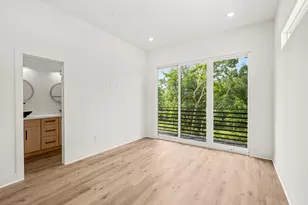 5042 Pershing St, Houston, TX 77033 - Photo 9