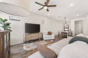 10404 Marston Vineyard Dr, Houston, TX 77025 - Photo 11