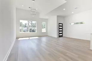 8109 Cabot St, Houston, TX 77078 - Photo 9