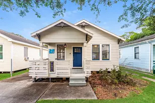 4715 Ave P 1/2, Galveston, TX 77551 - Photo 1