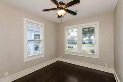 4715 Avenue P 1/2, Galveston, TX 77551 - Photo 7