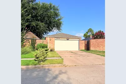 8914 Beau Monde Drive, Houston, TX 77099 - Photo 3
