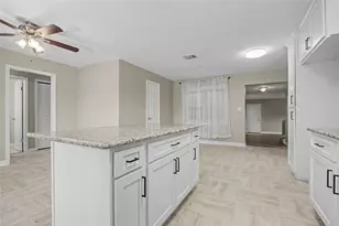 241 S Masonic St, Bellville, TX 77418 - Photo 15