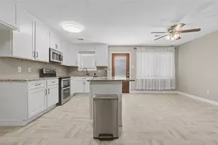 241 S Masonic St, Bellville, TX 77418 - Photo 13