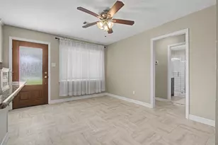 241 S Masonic St, Bellville, TX 77418 - Photo 11