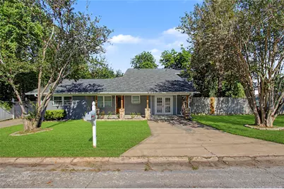 241 S Masonic Street, Bellville, TX 77418 - Photo 1