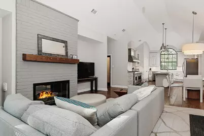 26 N Highland Court, The Woodlands, TX 77381 - Photo 3