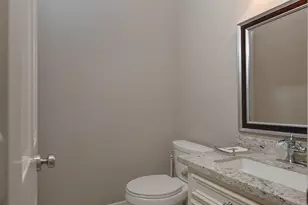 26 N Highland Ct, The Woodlands, TX 77381 - Photo 11