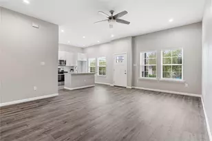 1321 E 35th St, Houston, TX 77022 - Photo 9