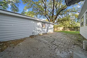 1402 4th Ave N, Texas City, TX 77590 - Photo 35