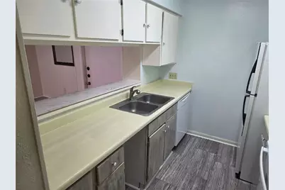 3025 Walnut Bend Lane #21, Houston, TX 77042 - Photo 17