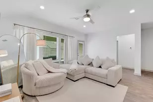 10647 Cascade Crk Dr, Rosharon, TX 77583 - Photo 11