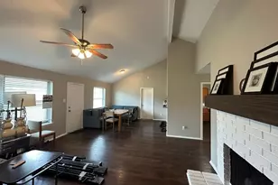 10921 Pecan Dr, La Porte, TX 77571 - Photo 11