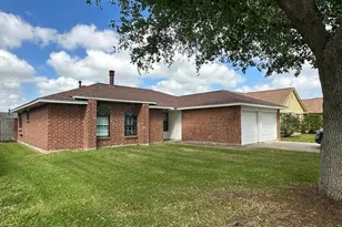 10921 Pecan Dr, La Porte, TX 77571 - Photo 1