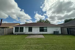 10921 Pecan Dr, La Porte, TX 77571 - Photo 15