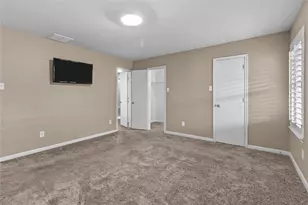 7922 Owl Ln, Baytown, TX 77523 - Photo 9