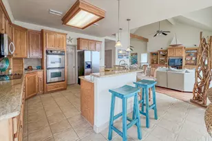 442 Jeanie Lynn St, Tiki Island, TX 77554 - Photo 17