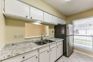 7839 Greenedge Dr, Houston, TX 77040 - Photo 11