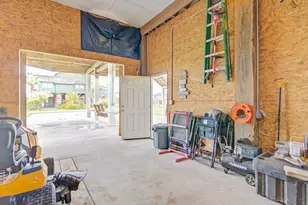 143 Ocean View Dr, Crystal Beach, TX 77650 - Photo 35