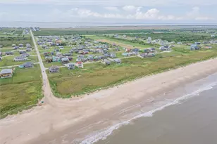 143 Ocean View Dr, Crystal Beach, TX 77650 - Photo 13