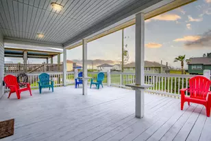 143 Ocean View Dr, Crystal Beach, TX 77650 - Photo 5