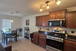 2402 Sunstone Pl Dr, Rosharon, TX 77583 - Photo 9