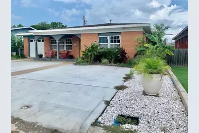 1114 Bayou Circle, Galveston, TX 77551 - Photo 1