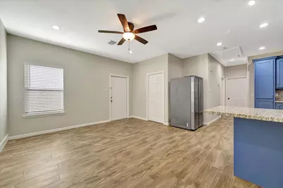 904 W Sealy Street #A-B, Alvin, TX 77511 - Photo 19