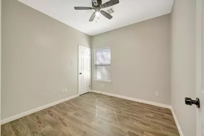 904 W Sealy Street #A-B, Alvin, TX 77511 - Photo 11