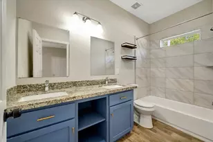 904 W Sealy St, Alvin, TX 77511 - Photo 31