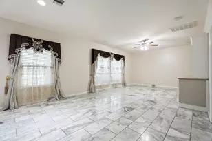 6605 Fallen Breeze Ln, Dickinson, TX 77539 - Photo 9