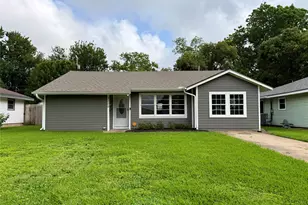 3009 Robinson Blvd, Texas City, TX 77590 - Photo 1