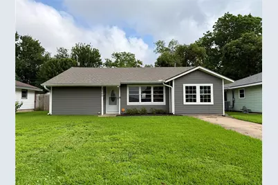 3009 Robinson Boulevard, Texas City, TX 77590 - Photo 1