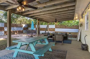 407 E Alamo St, Brenham, TX 77833 - Photo 25