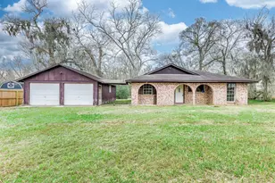 1431 County Rd 934, Sweeny, TX 77480 - Photo 1