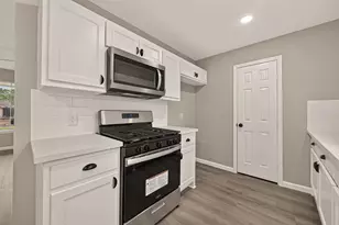 8630 Valley Meadow Dr, Houston, TX 77078 - Photo 5