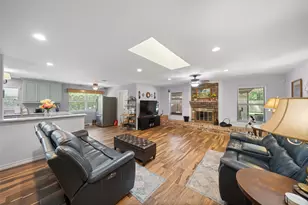 10710 Idlebrook Dr, Houston, TX 77070 - Photo 3